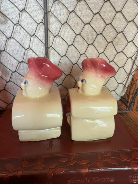 Shawnee Mr & Mrs Salt & Pepper, 3" Mr & Mrs Vintage Collectible