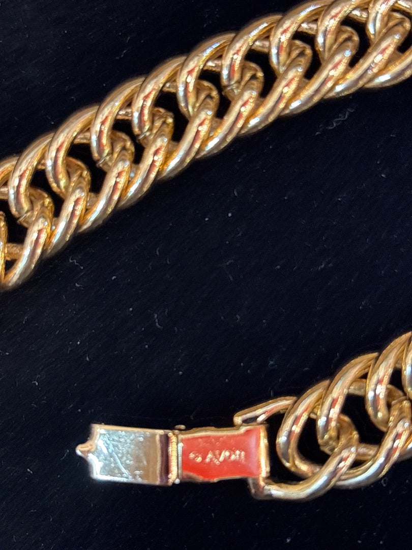 Avon Lrg Gold Chain Bracelet