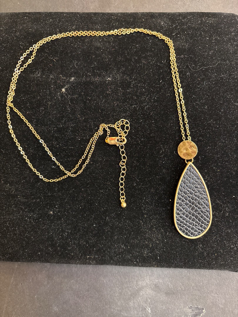 Black and Gold Necklace 15"