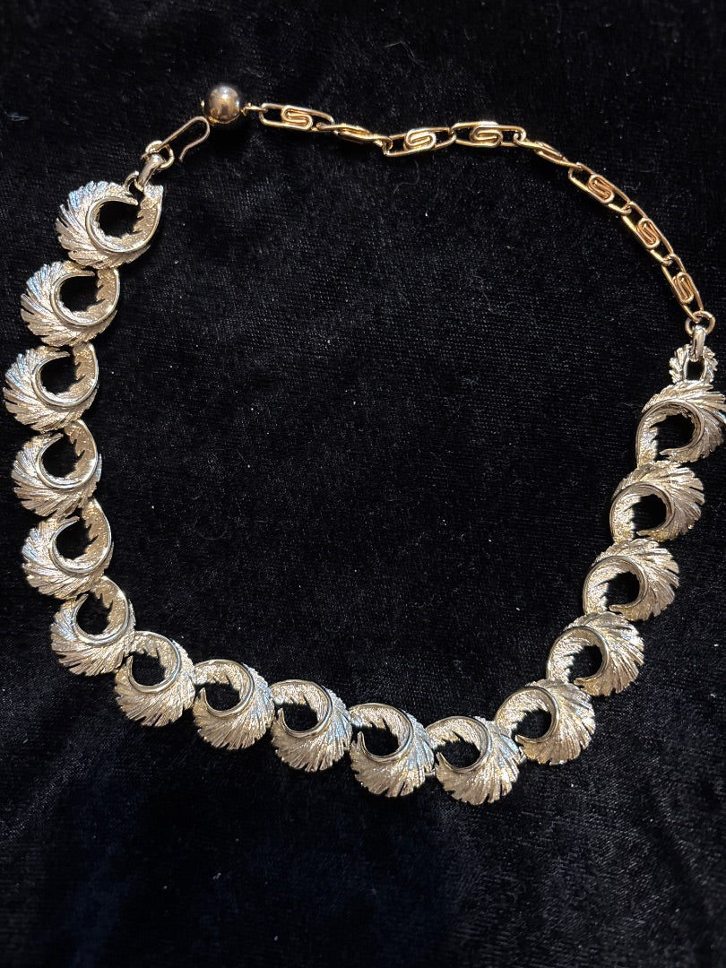 Lisner Goldtone Necklace