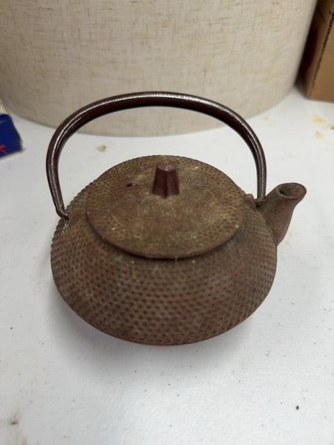 Cast iron t-kettle