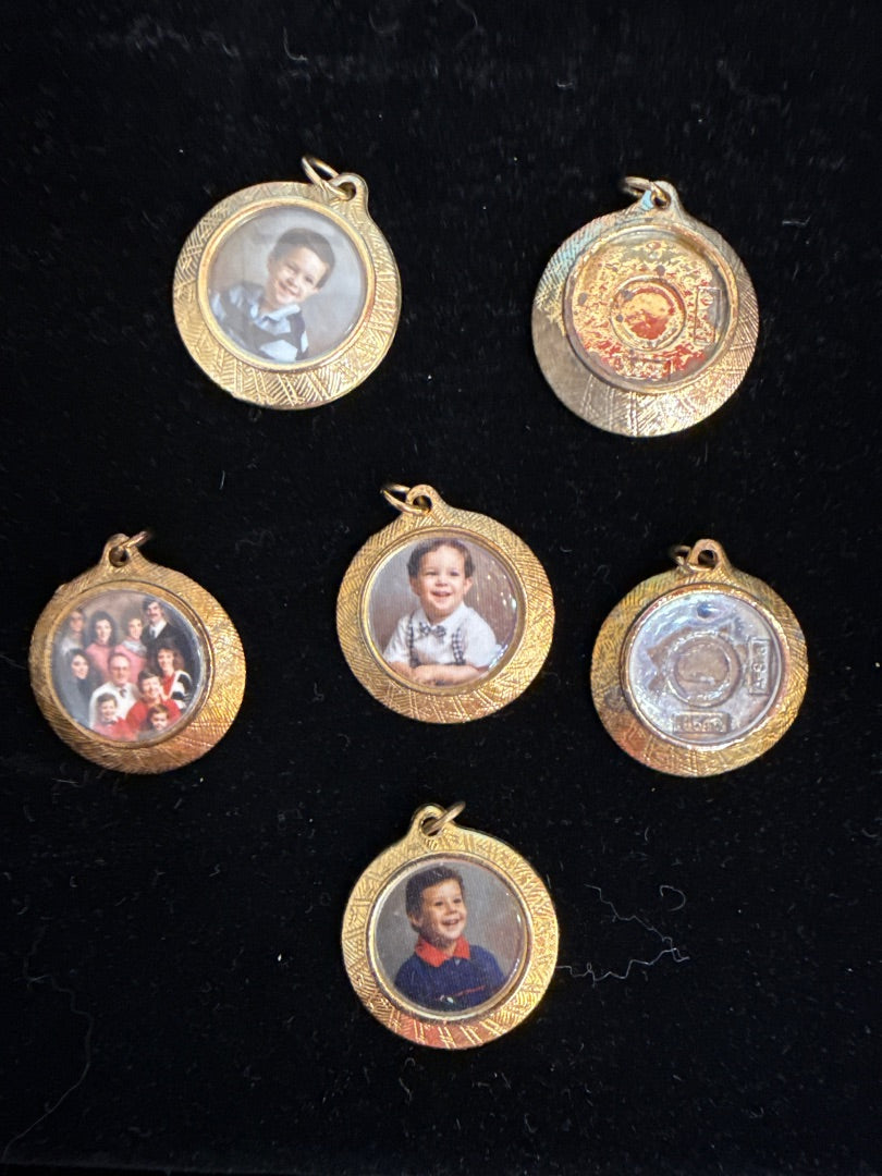 Lockets On Chain