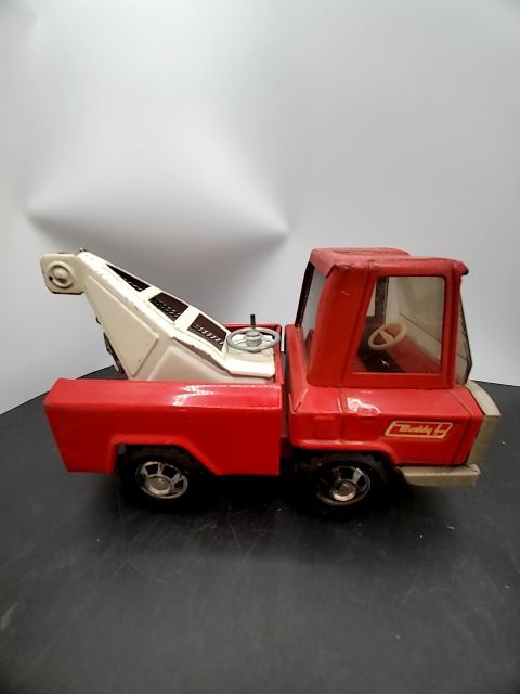 Red Buddy L Towtruck with extending hook