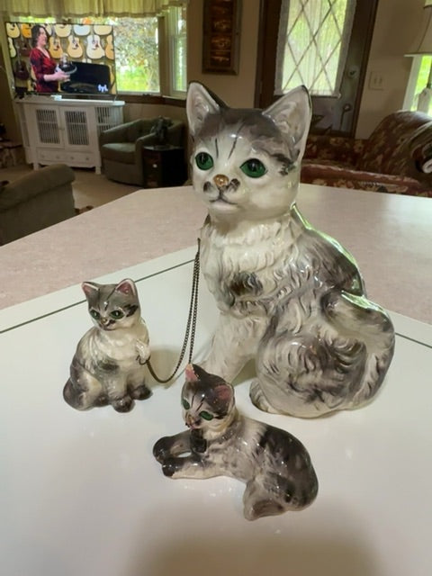 Gray  Vtg Cat & baby’s