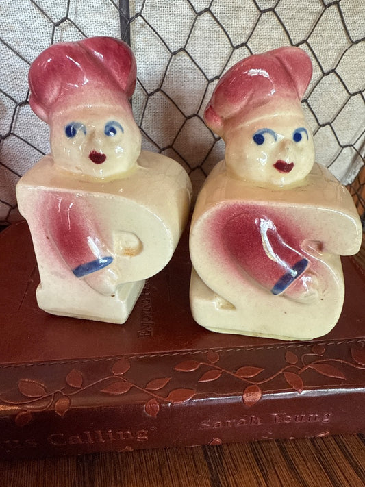 Shawnee Mr & Mrs Salt & Pepper, 3" Mr & Mrs Vintage Collectible