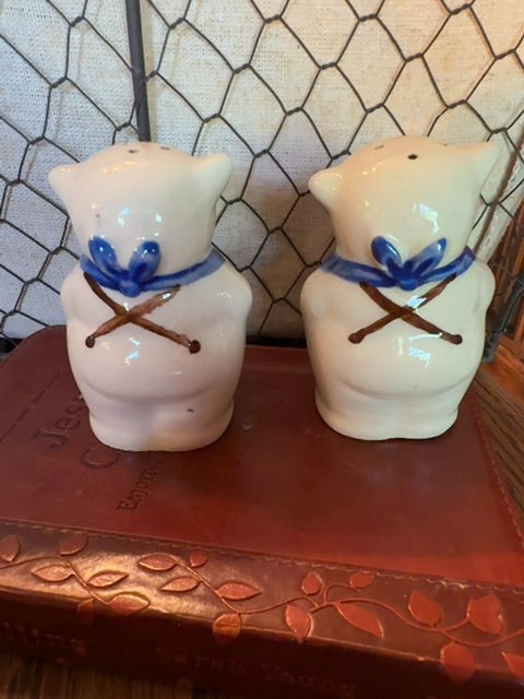 Blue Smiley Pigs Shawnee Salt & Pepper Shakers