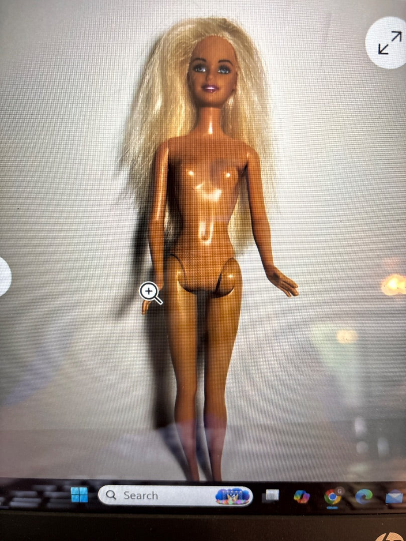 GSK BARBIE W/HOT PINK LIPS 1999