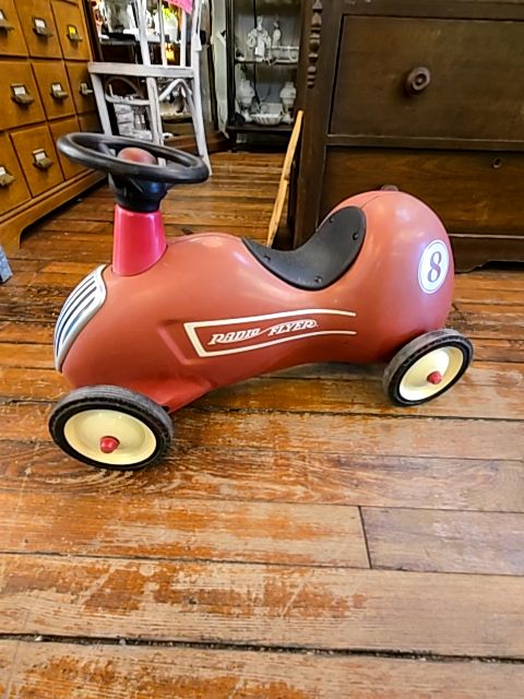 Ride-on Radio Flyer