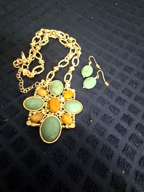 Turqoise neckace/earrings