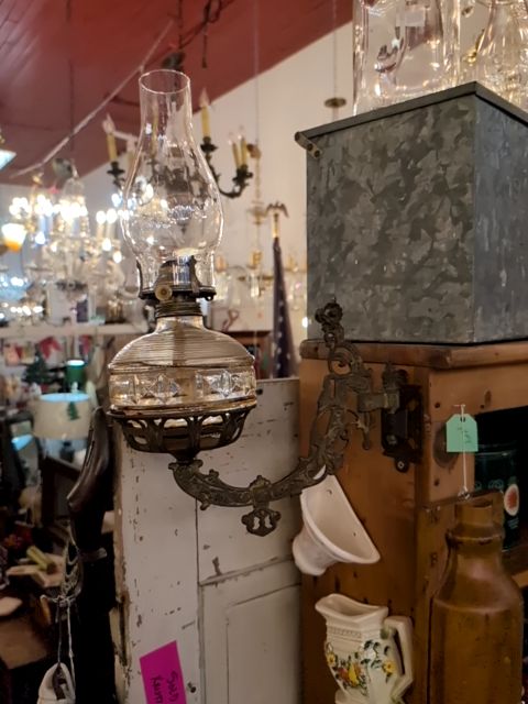 Victorian oil lamp bracket and font