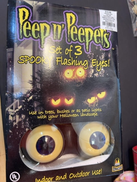 Set of 3 flashing eyes indoor and outdoor use