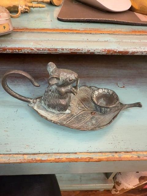 Bronze mouse