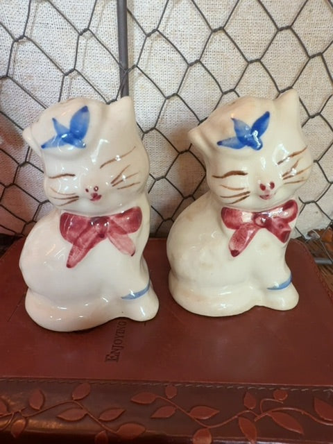 Cat Set of Shawnee Salt & Pepper, 3"