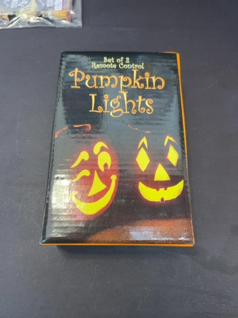 Set of 2 remote controlled pumpkin lights
