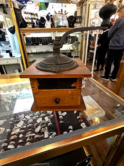 Arcade 9028 coffee grinder