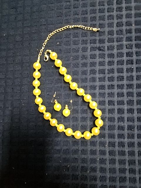 Yellow  Necklace / earrings
