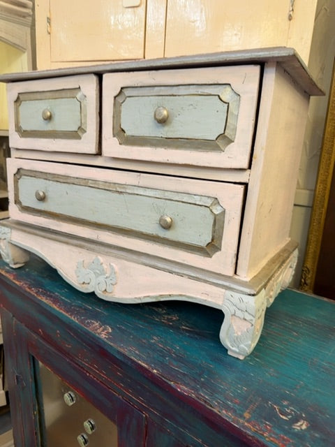 Pink  Old mini dresser