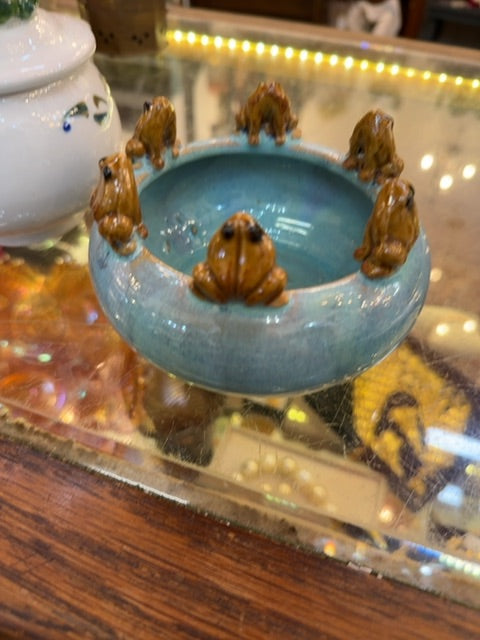Frog pot