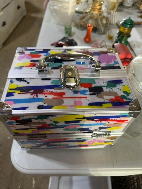 Case with Clay/stones