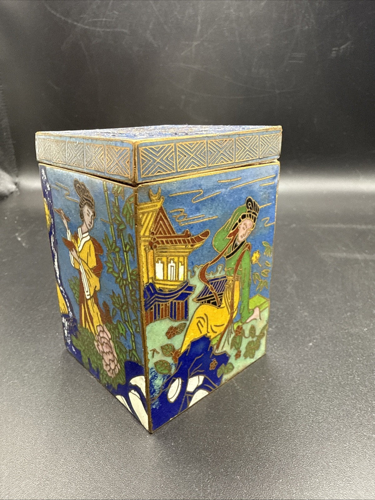 Blue Gold Asian Chinese Enamel Brass Cloisonne Round Box Vintage 3"