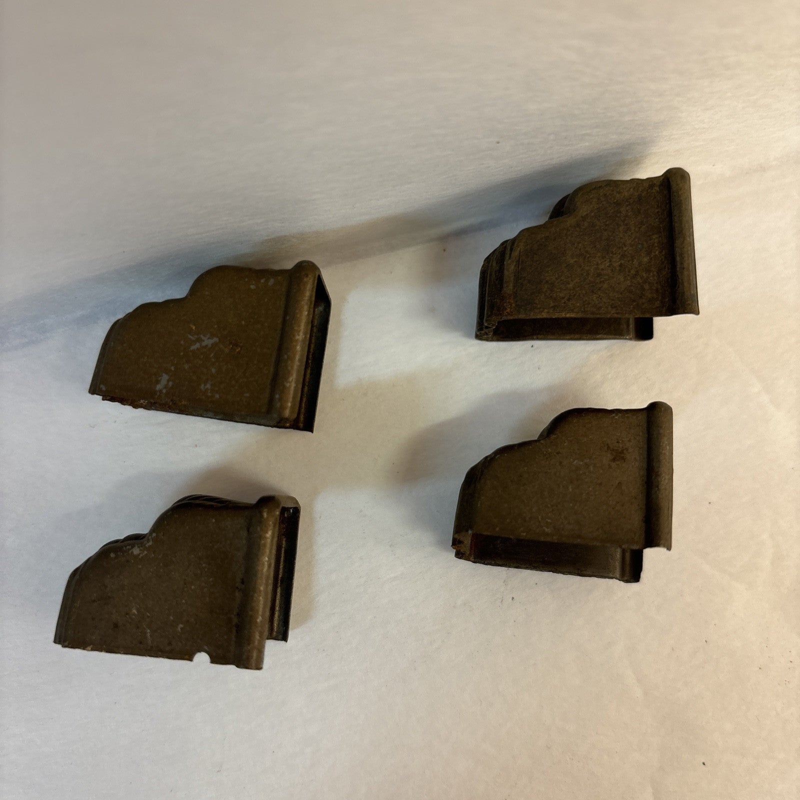 LOT OF 4 SMALL ANTIQUE BRASS 3-TOED CLAW FOOT SALVAGE