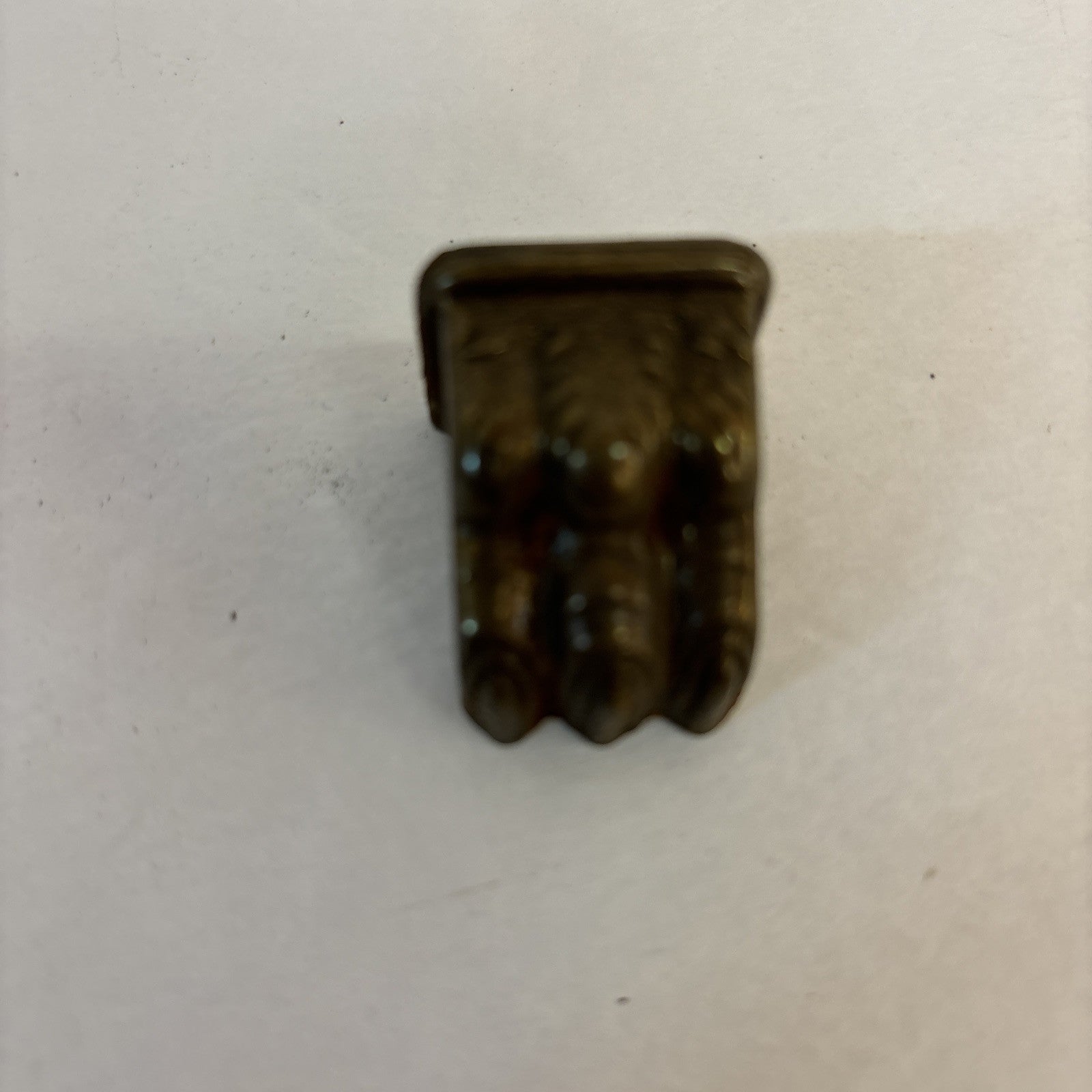 LOT OF 4 SMALL ANTIQUE BRASS 3-TOED CLAW FOOT SALVAGE