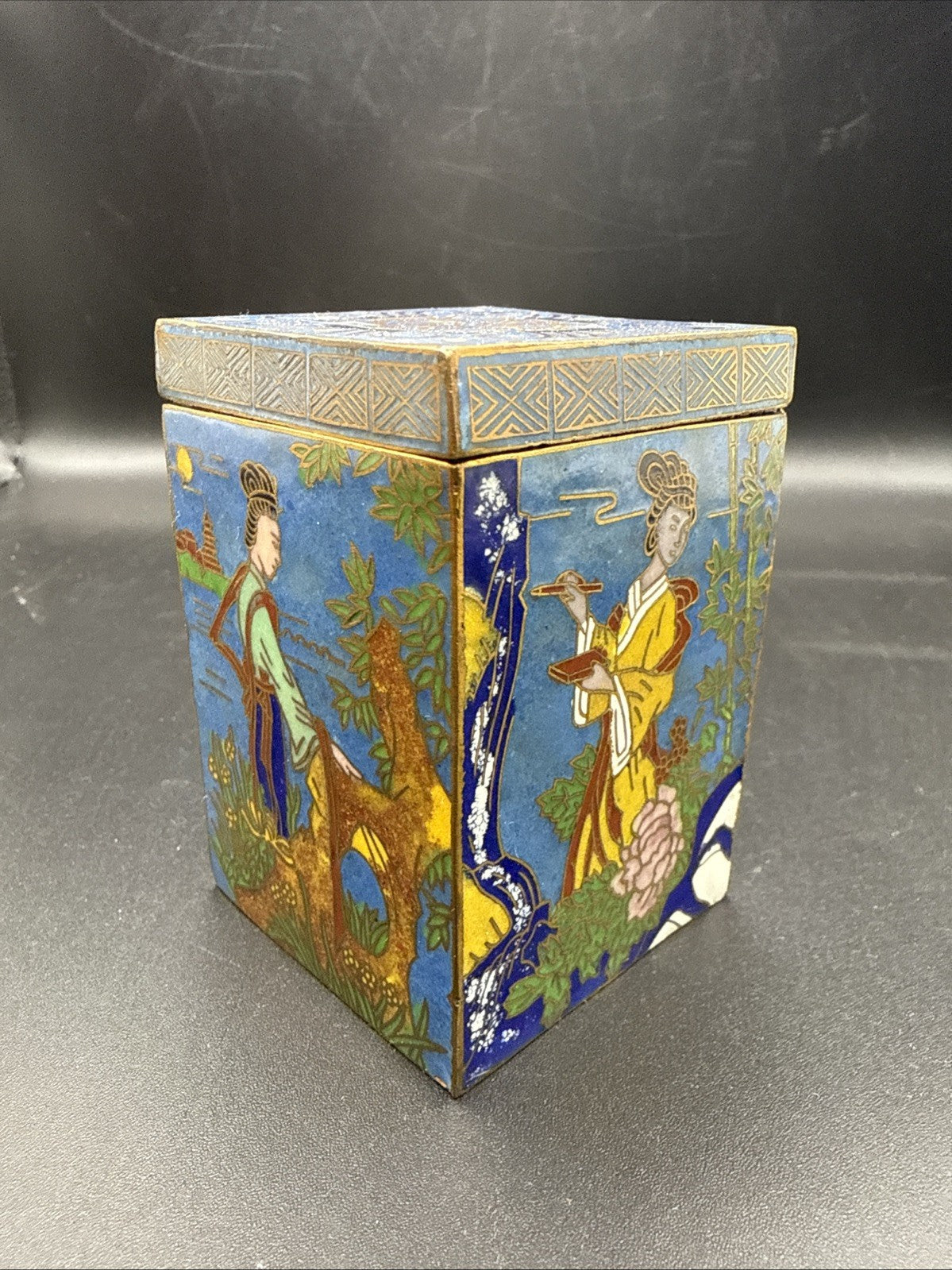 Blue Gold Asian Chinese Enamel Brass Cloisonne Round Box Vintage 3"